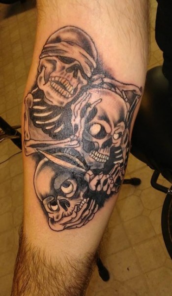 3 skeleton figures design